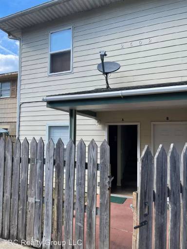 Main picture of 2602 SW 31st Pl