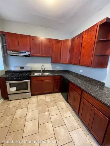 Main picture of 5253 S Prairie Ave