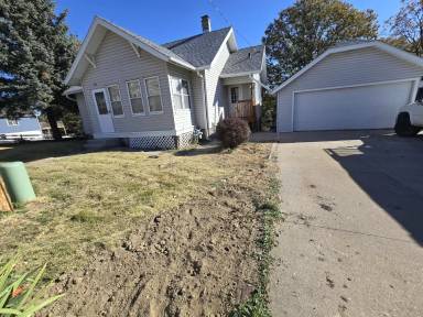 Main picture of 5621 S 48th St