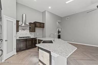 Main picture of 908 Keenland Ave