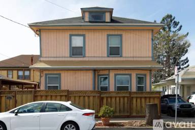 Main picture of 929 E 24th St