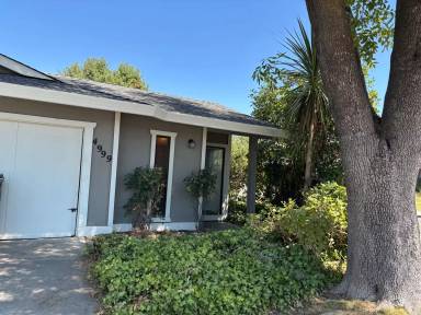 Main picture of 4999 Curve Wood Way