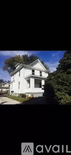 Main picture of 1311 S Main St