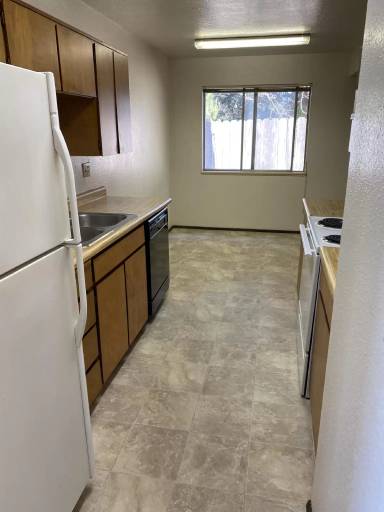 Main picture of 2020-2030 Redwood Way - 2020