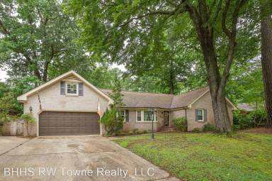 Main picture of 2805 N Kings Rd