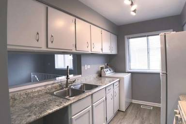 Main picture of 29 W 526 Winchester Cir