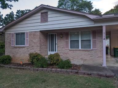 Main picture of 9107 Woodbine St