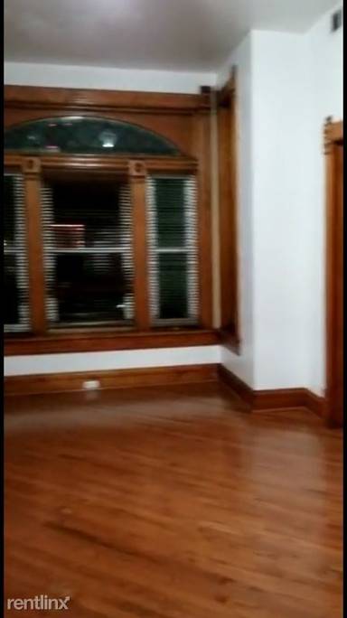 Main picture of 2710 W Haddon Ave