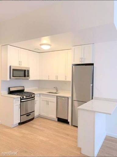 Main picture of 320 E 90th St