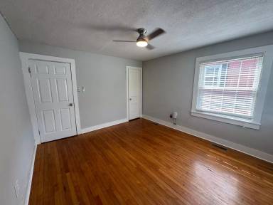 Main picture of 832 Nutwood St