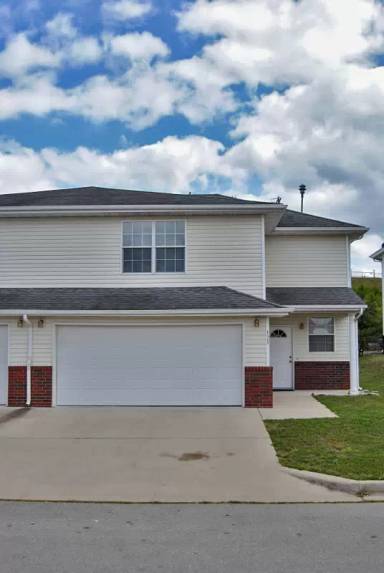 Main picture of 121 Hickory Ridge Dr