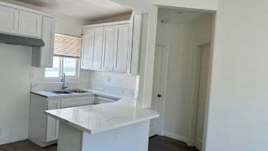 Main picture of 9521 1/2 Laurel St