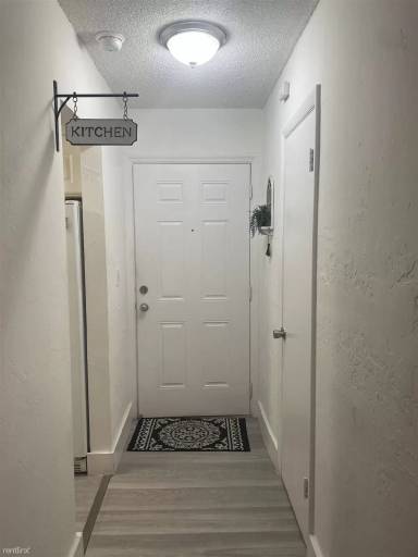Main picture of Westland Plaza Gardens Condo