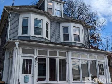 Main picture of 604 S 23rd St