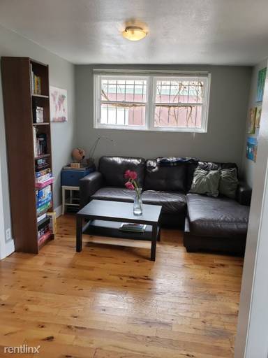 Main picture of 138 W Irvington Pl