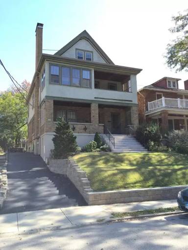 Main picture of 3624 Stettinius Ave