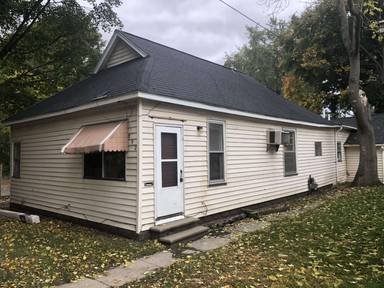 Main picture of 792 W Forest Ave