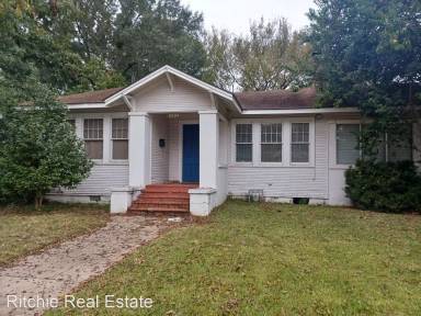 Main picture of 2004 Madeline St