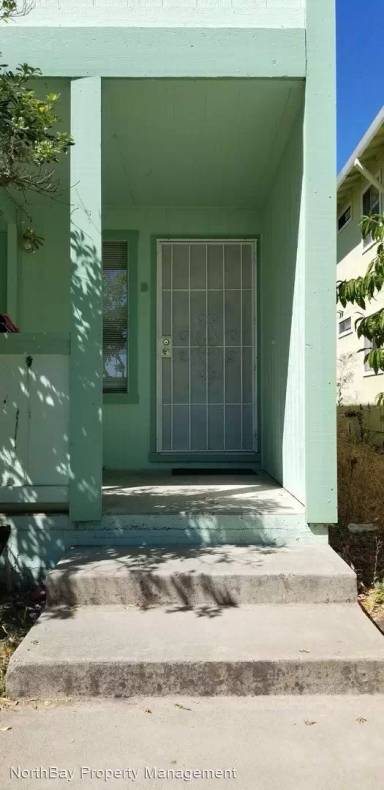 Main picture of 2661 Lakeshore Blvd