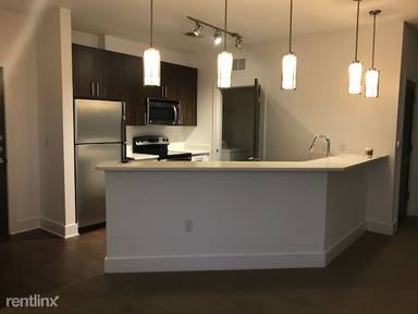 Main picture of 776 N Orange Ave