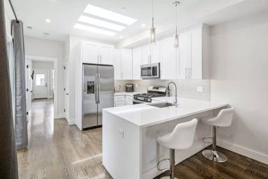 Main picture of 65 Border St