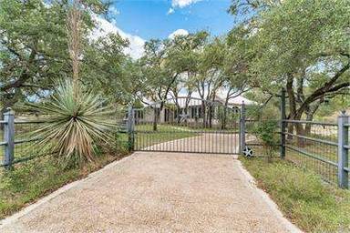 Main picture of 3350 Clear Springs Park