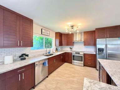 Main picture of 1034 Kaumoku St