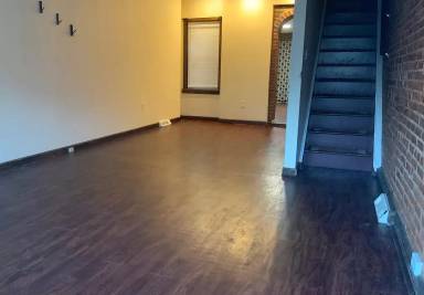 Main picture of 828 W 5th St