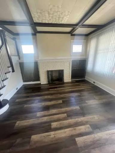 Main picture of 574 Warren Ave
