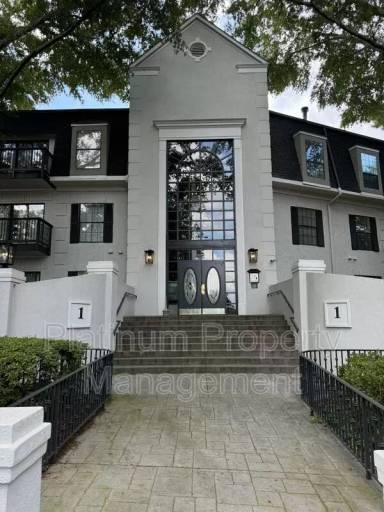 Main picture of 1217 Pine Heights Dr NE