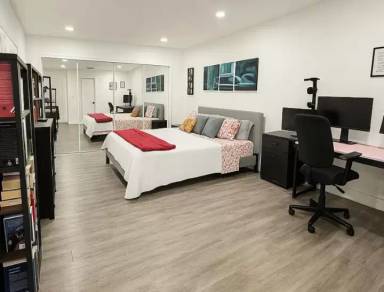 Main picture of 1642 SW 7th St