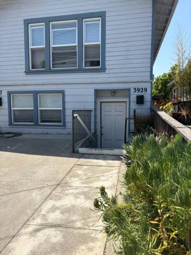 Main picture of 3927 Ruby St