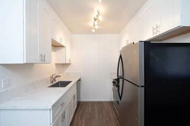 Main picture of 925 Thomas Ave