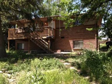 Main picture of 935 Perry St