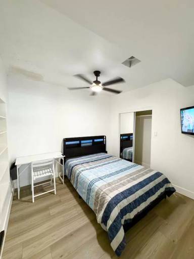 Main picture of 1845 E Monroe St