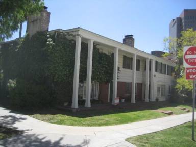Main picture of 1000 Tiverton Ave