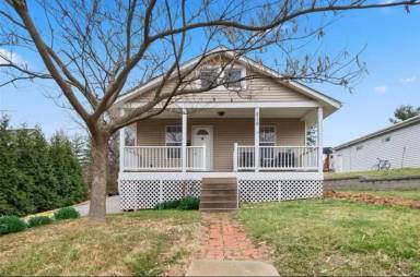Main picture of 218 Lookout Ave