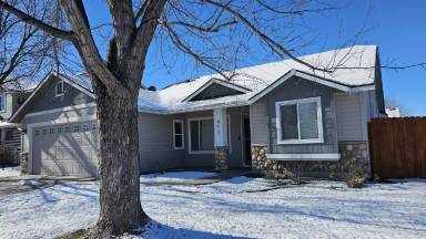 Main picture of 953 N Wolfsburg Ave