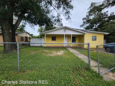 Main picture of 2926 Rhythm St