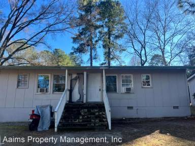 Main picture of 303 Bonnie St