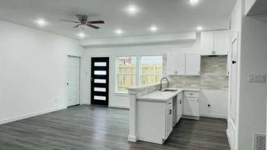 Main picture of 8404 De Priest St