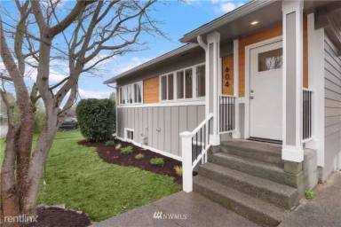 Main picture of 604 Camas Ave NE