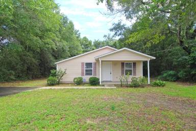 Main picture of 6769 Walker St