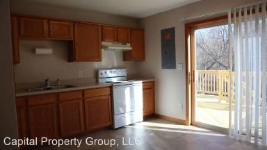 Main picture of 121 W Main St