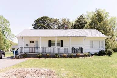 Main picture of 217 Woodlawn Ave