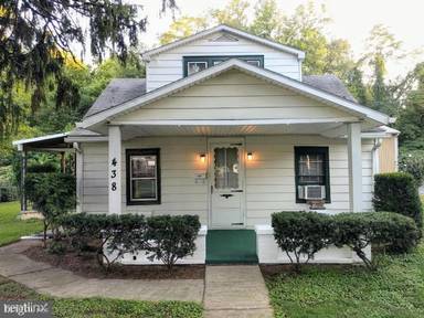 Main picture of 438 N 2nd St