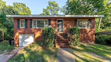 Main picture of 752 Crockett Dr