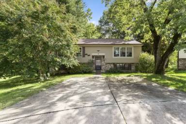 Main picture of 7 Wood Oak Ct
