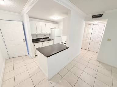 Main picture of Presidential Golfview Condominiums