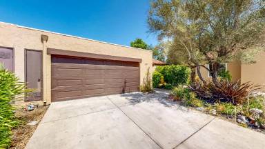 Main picture of 831 Shady Oak Dr